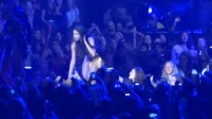 Selena Gomez Slow Down (LIVE)