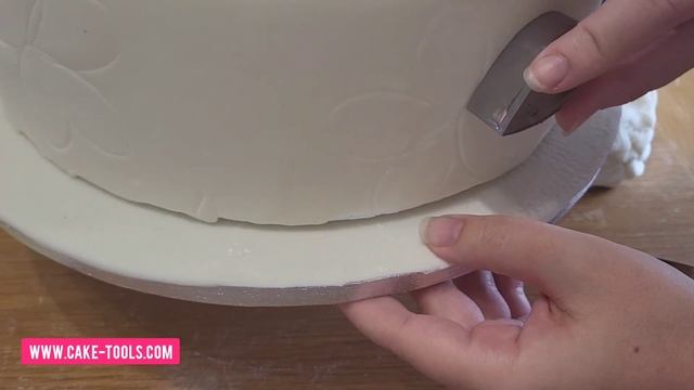 Декорация и обличане на дъми със захарно тесто. Dummy fondant decoration. Tutorial.