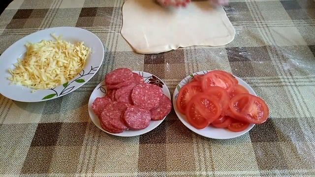 Pizza\Пицца на слоеном тесте. Вкусно и быстро