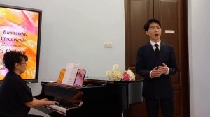 А. Вивальди, ария "Vieni, vieni" -поёт Хэ Синпин