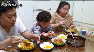 리얼가족먹방:)베트남고추가루 팍팍!!★아주 매운카레 먹방(ft.짜장덮밥)ㅣSpicy curry & Kimchiㅣ辛いカレー & キムチㅣMUKBANGㅣEATING SHOW