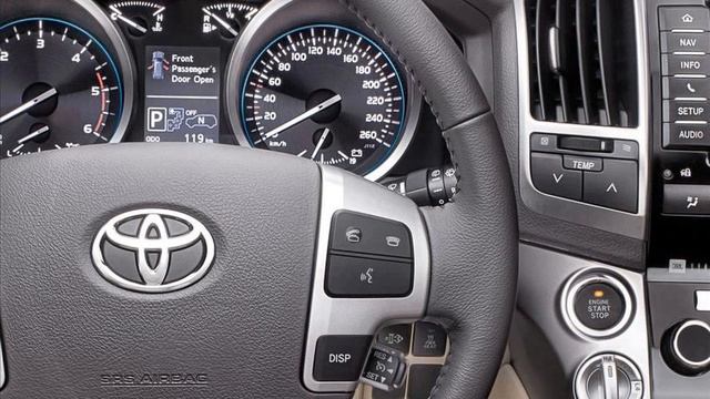 Toyota Land Cruiser V8 2013