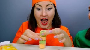 Оранжевая или Зеленая Еда Челлендж 24 Часа Едим Сладости Одного Цвета от Пико Поки