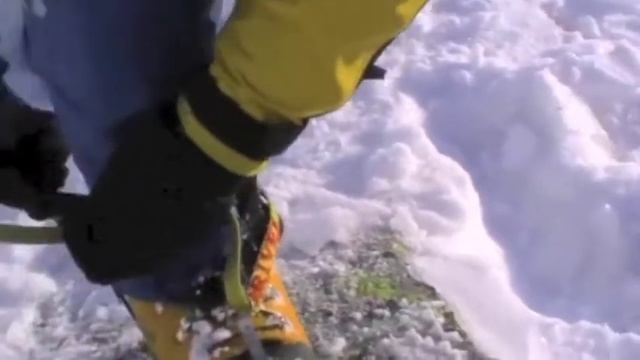 Attaching of the rigid crampons onto the plastic boot смотреть онлайн