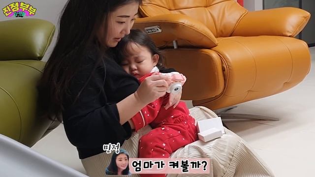 SUB 산타가 여기 온 것을 아빠에게 비밀로 해달라고 했을 때 루다의 반응!   22개월