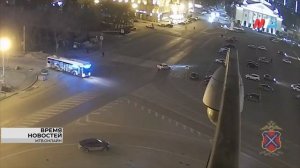 В Волгограде несовершеннолетний водитель без прав врезался в фонарный столб