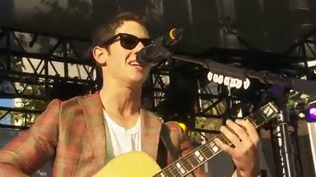 Nick Jonas and Jasmine Villegas at the Microsoft Store Opening смотреть онлайн