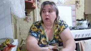 Пью кофе. Плохие новости от моей соседки по огороду.