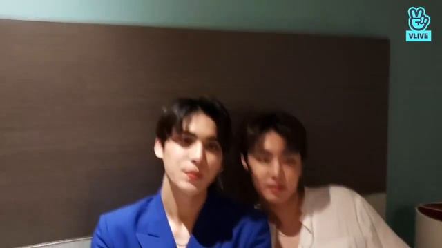 190113 (ENG) SF9 Group vlive in hotel room
