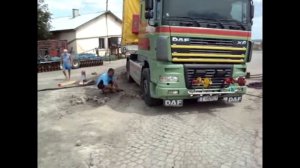 Road assistance for stucked DAF loaded with 58 t 01.08.2014