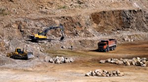 «Фуры едут и едут»: Талгинское ущелье в Дагестане спасают от черных копателей