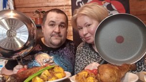 Обжор - голень индейки из печи, картофан с маринованным луком