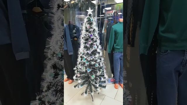 241206 Центральный рынок торговый комплекс На Черкасской Красивая ёлочка шары гирлянды ТЦ город Орёл