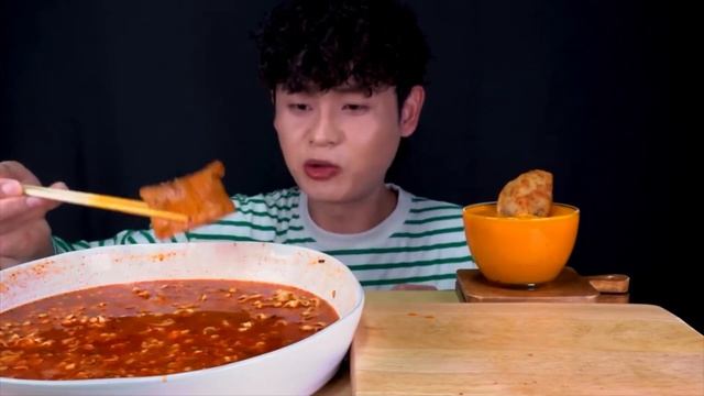 MUKBANGERS EATING🤪 Oh my God so cool