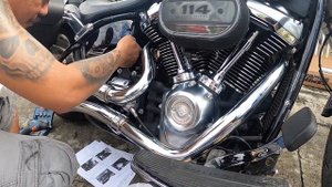BMC 011 Vance & Hines Big Radius on a Harley-Davidson Fat Boy