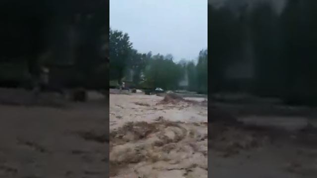 В городе Исфана сошел сильный сель (1) смотреть онлайн