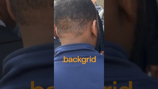 Glowing after the TIME 100 Summit, Selena Gomez stopped to meet her fans! смотреть онлайн