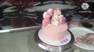 Тортик для девочки на ГОДИК с фигуркой ЗАЙЧИК.