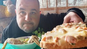 Обжор - пицца на хлебе, супчик с крыльями