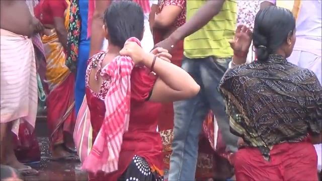 Ganges River -Open Holy Bath and Performing of Rituals at Ganga - Haridwar India 2018 смотреть онлайн