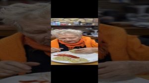 Мукбанг от базы Раи