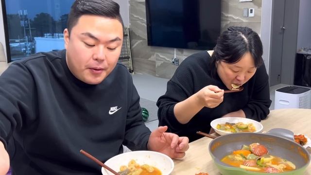 SUB) 얼큰한 짬뽕 수제비 | Home meal (Jjamppong Sujebi) Mukbang