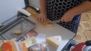 Готовлю курочек - гриль и разные бутерброды.