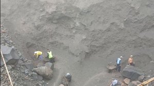 Строительство, возможен новый песчаный оползень