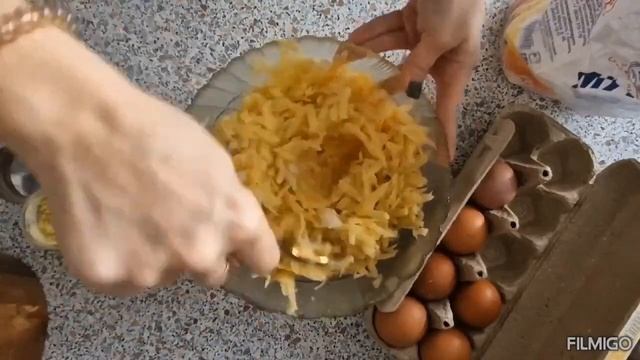 Масленица-готовим блинчики с дочей. Съездили на день рождение за 100км поздравить бабушку.