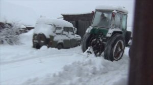 юмз 6 с большой кабиной чистит снег задним ножом
