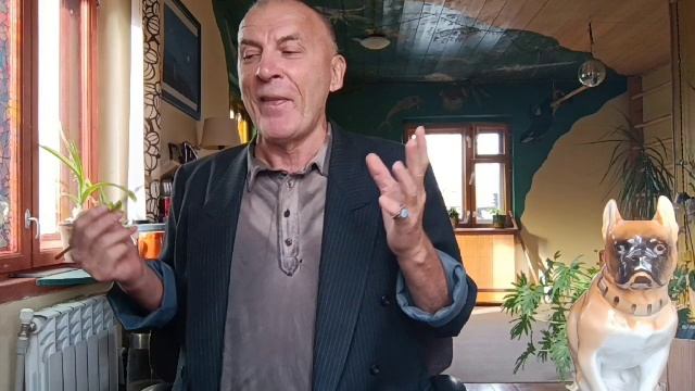 В том-то и заманчивость, притягательность жизни. Как она прекрасна — свобода! Дух75