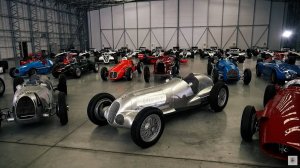 Эксклюзивное интервью Берни Экклстоуна.  Обсуждение коллекции, а также личные истории.