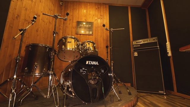 Комната Little репетиционной базы Under The Ground смотреть онлайн