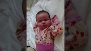 новорожденная малышка