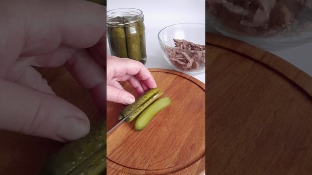 Сытный МЯСНОЙ САЛАТ. смотреть онлайн