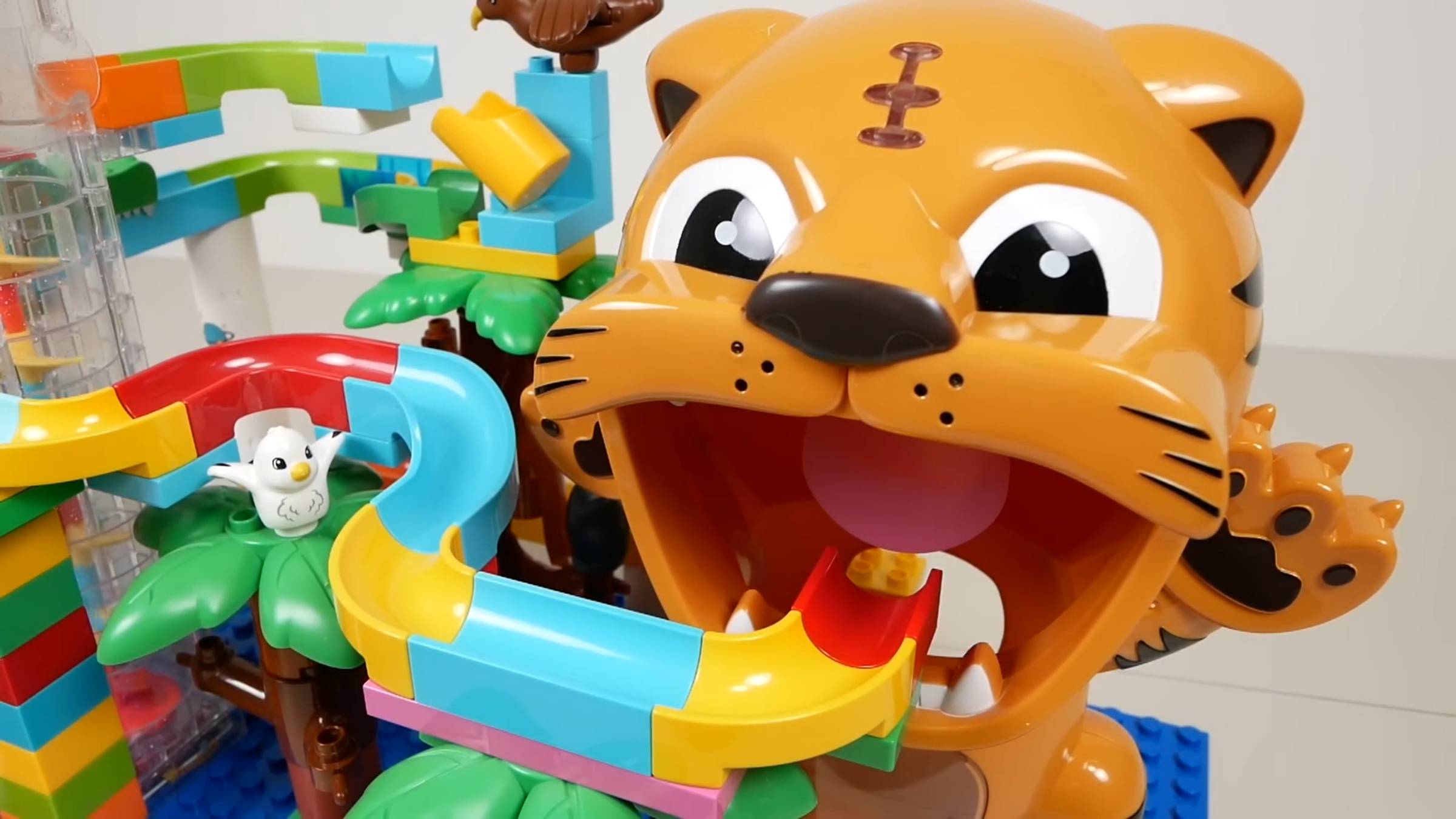 Развивающие детские игрушки. Гонка шариков. Волновой склон. Животные. Конструктор ЛЕГО Дупло смотреть онлайн