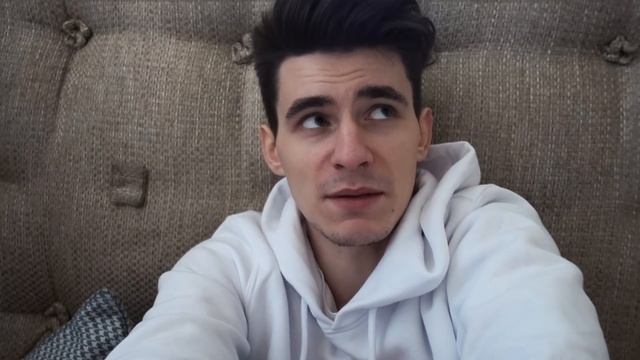 ПОЧЕМУ ЛЮДИ НЮХАЮТ МЕНЯ?! смотреть онлайн