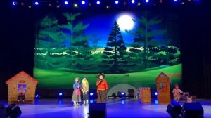 Театральная постановка "Маша и медведь"