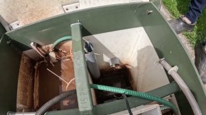 Топас 5, самотеком в колодец, далее насосом на рельеф. Проверка, замена компрессора