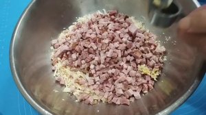 Салат  с ананасом и копченом Мясом