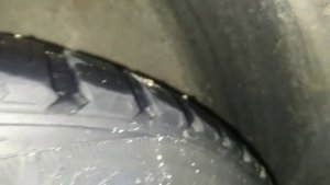 спускает по шипам колесо, почему так происходит