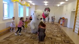 Поздравили девочку с днём рождения.