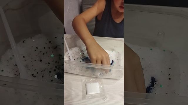 детский эксперимент "Искусственный снег" смотреть онлайн