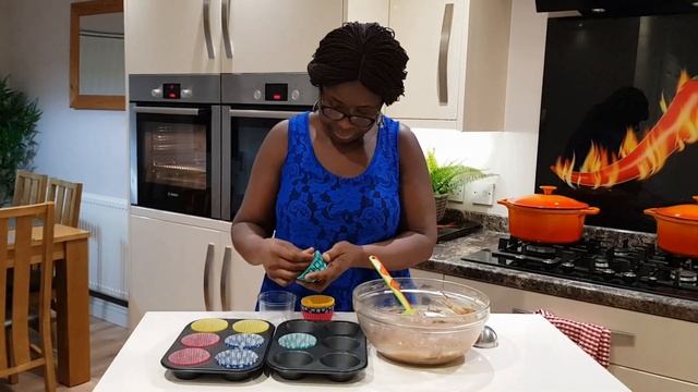 HOW TO MAKE A MOIST CHOCOLATE CUP CAKE