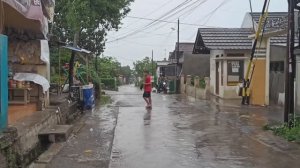 Сильный ливень в индонезийской деревне. Сильный ветер. Сон под шум дождя.