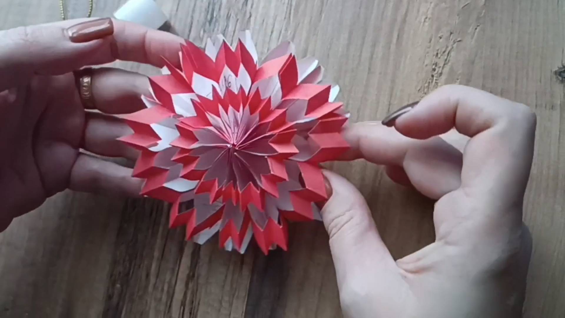 Объёмная 3D снежинка из бумаги своими руками. Поделки из бумаги. Поделки с детьми