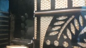 На поляне средь ромашек ты меня нашёл, на гармони, цифры 89277382068