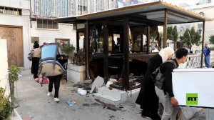 اقتحام السفارة الإيرانية في دمشق ونهب مقتنياتها