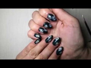 Маникюр с кошачьим глазом и необычным бликом. Модный, стильный маникюр, красивые ногти.