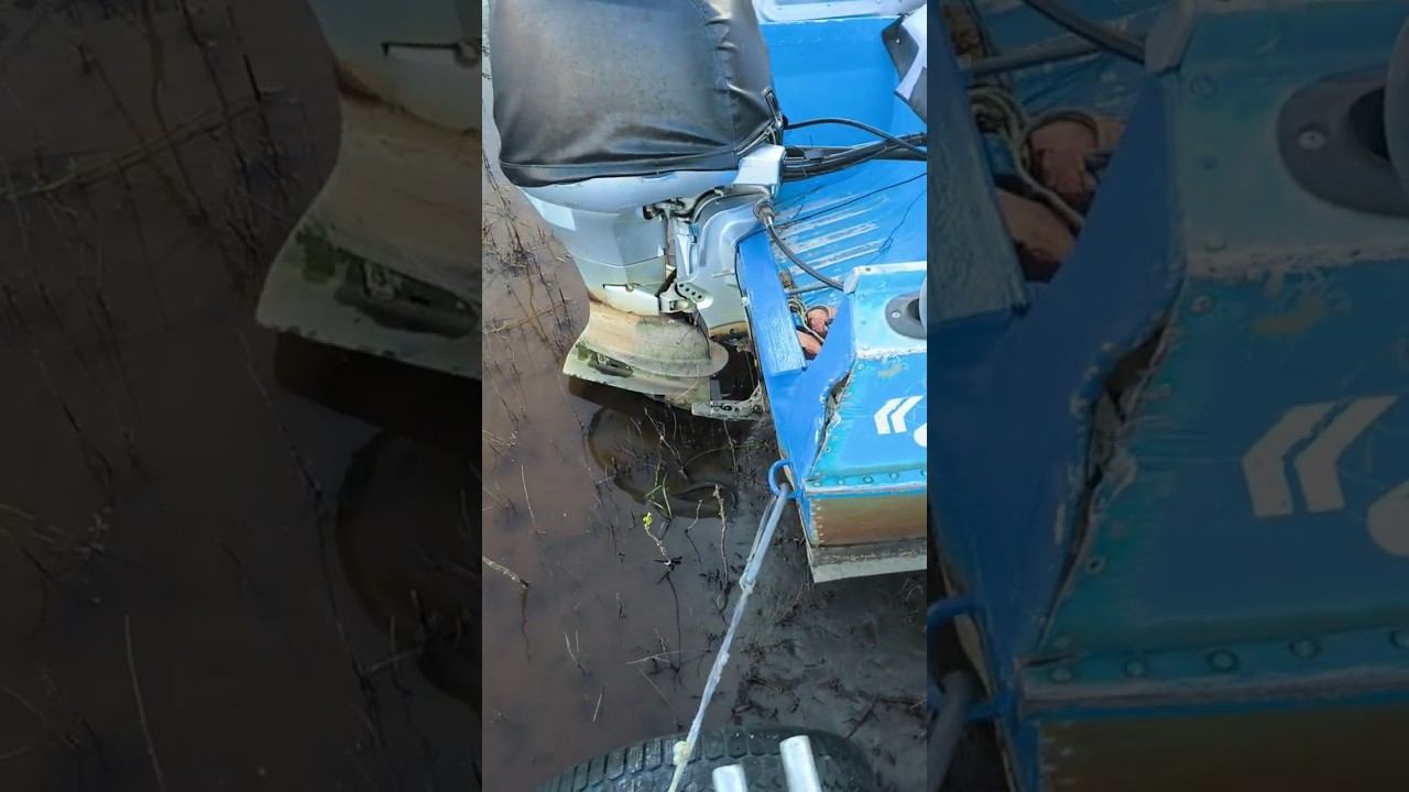 Вода упала, лодки обсохли, #зимарядом #рыбалка #река #осень #лето #лодка #вода #экстрим смотреть онлайн